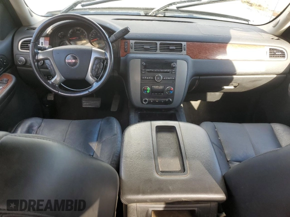 2008 GMC Sierra 2500HD SLT z VIN 1GTHK29618E181379, wystawiony jako Copart lot #78244454 z przebiegiem 161 846 mil mil oraz Szkoda całkowita • Salvage title. Historia ofert i sprzedaży dostępna na DreamBid. Obrazek 8.