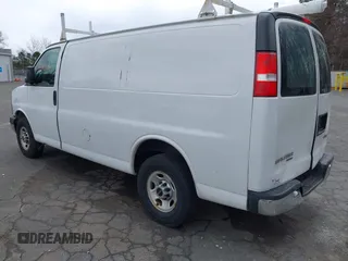 2016 GMC Savana Cargo Van with VIN 1GTW7AFF8G1194935, listed as a IAAI auction lot 41843488 with 164,441 mi miles. Bid and sale history available at carsss.com. Image 3.