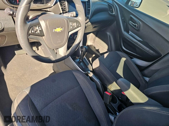 2020 Chevrolet Trax LS with VIN 3GNCJNSB4LL131582, listed as a Copart auction lot 85383114 with 136,718 mi miles and Clean Title. Bid and sale history available at carsss.com. Image 9.