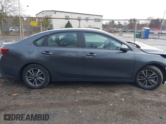 2022 Kia Forte LXS z VIN 3KPF24AD2NE501838, wystawiony jako IAAI lot #41022349 z przebiegiem 37 375 mil mil oraz . Historia ofert i sprzedaży dostępna na DreamBid. Obrazek 13.