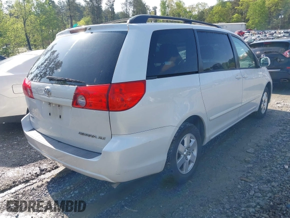 2008 Toyota Sienna XLE with VIN 5TDZK22C58S214124, listed as a IAAI auction lot 41984199 with 272,693 mi miles. Bid and sale history available at carsss.com. Image 4.