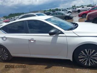 2024 Nissan Altima SV with VIN 1N4BL4DV0RN350117, listed as a IAAI auction lot 42582517 with 5,180 mi miles and . Bid and sale history available at DreamBid. Image 13.
