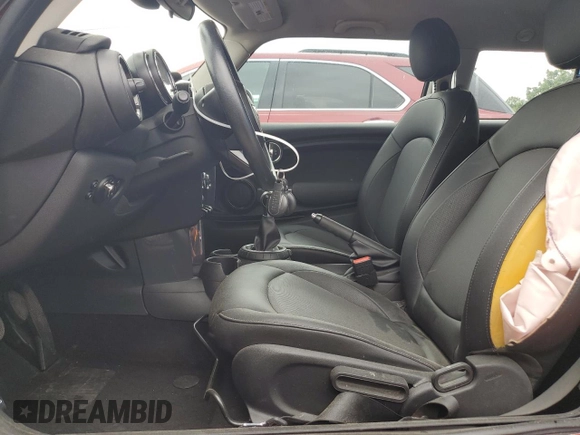 2015 MINI Hardtop с VIN WMWXM5C53F3A97113, выставлен на аукционе Copart как лот 53261385 с пробегом 43 053 миль миль и Списание • Salvage title. История ставок и продаж доступна на DreamBid. Изображение 7.