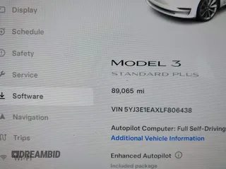 2020 Tesla Model 3 Standard Range Plus z VIN 5YJ3E1EAXLF806438, wystawiony jako IAAI lot #42104964 z przebiegiem 89 065 mil mil oraz . Historia ofert i sprzedaży dostępna na DreamBid. Obrazek 15.
