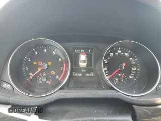 2018 Volkswagen Passat SE z VIN 1VWBA7A33JC032736, wystawiony jako Copart lot #48793675 z przebiegiem 171 726 mil mil oraz Szkoda całkowita • Salvage title. Historia ofert i sprzedaży dostępna na DreamBid. Obrazek 9.