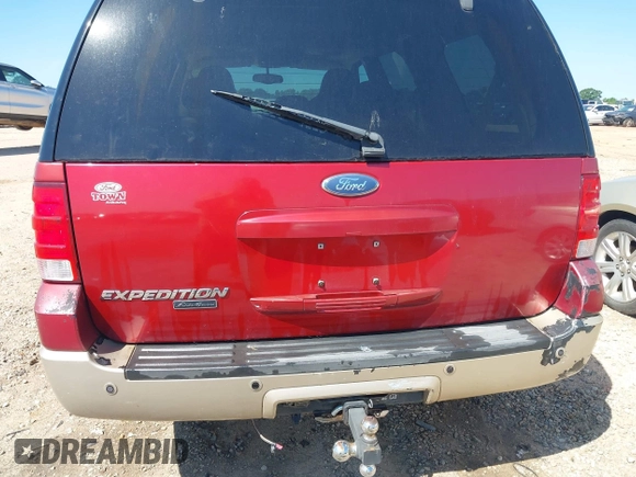 2005 Ford Expedition Eddie Bauer with VIN 1FMFU18565LA10053, listed as a IAAI auction lot 42143070 with 211,289 mi miles and . Bid and sale history available at DreamBid. Image 6.