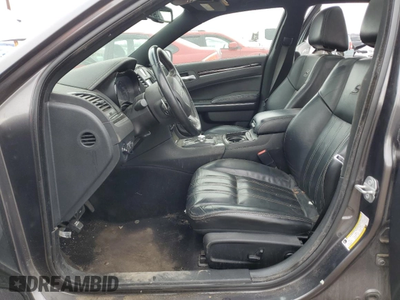 2018 Chrysler 300 S z VIN 2C3CCAGG9JH223216, wystawiony jako Copart lot #45919034 z przebiegiem 70 801 mil mil oraz Szkoda całkowita • Salvage title. Historia ofert i sprzedaży dostępna na DreamBid. Obrazek 7.