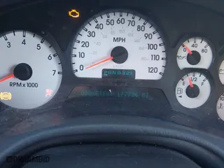 2005 Chevrolet TrailBlazer LS with VIN 1GNET16S556117614, listed as a IAAI auction lot 41320947 with 177,726 mi miles. Bid and sale history available at carsss.com. Image 6.