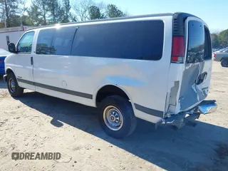 2001 Chevrolet Express with VIN 1GAHG39R811190636, listed as a IAAI auction lot 41397919 with 92,927 mi miles. Bid and sale history available at carsss.com. Image 3.