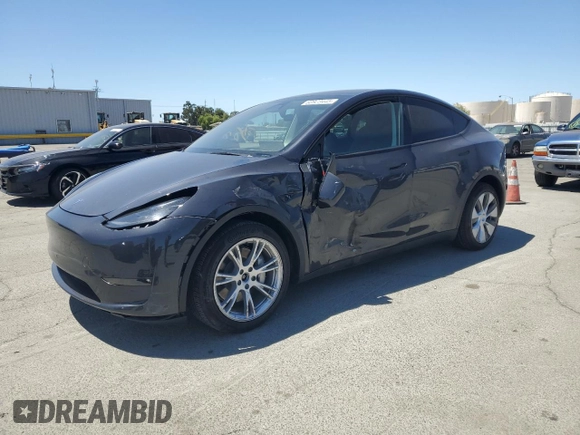 2024 Tesla Model Y Long Range с VIN 7SAYGDEE1RF060140, выставлен на аукционе Copart как лот 60923445 с пробегом 12 765 миль миль и Списание • Salvage title. История ставок и продаж доступна на DreamBid. Изображение 1.