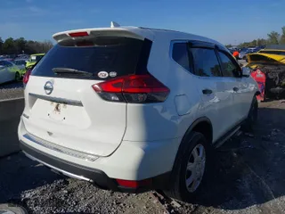 2017 Nissan Rogue SV with VIN JN8AT2MT9HW130772, listed as a IAAI auction lot 41299627 with 128,172 mi miles. Bid and sale history available at carsss.com. Image 4.