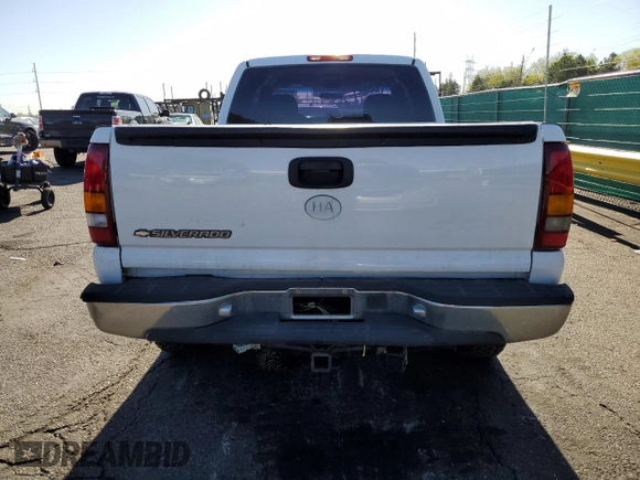 2001 Chevrolet Silverado 1500 LS with VIN 1GCEK19TX1E288438, listed as a Copart auction lot 55347945 with 215,060 mi miles and Clean Title. Bid and sale history available at DreamBid. Image 6.