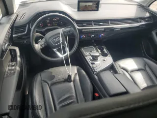 2019 Audi Q7 Premium Plus with VIN WA1LAAF75KD038821, listed as a Copart auction lot 59813665 with 61,889 mi miles and Salvage title. Bid and sale history available at DreamBid. Image 8.