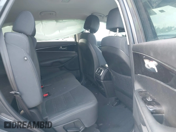 2017 Kia Sorento LX with VIN 5XYPG4A34HG295846, listed as a IAAI auction lot 41712005 with 87,069 mi miles. Bid and sale history available at carsss.com. Image 8.
