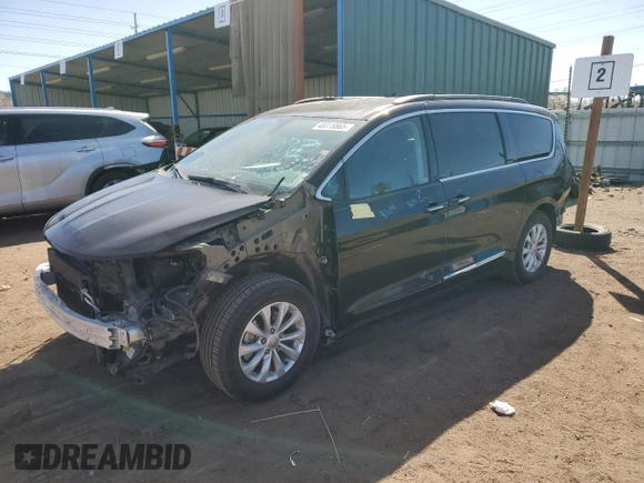 2017 Chrysler Pacifica Touring L z VIN 2C4RC1BG3HR569490, wystawiony jako Copart lot #48378865 z przebiegiem 144 016 mil mil oraz Szkoda całkowita • Salvage title. Historia ofert i sprzedaży dostępna na DreamBid. Obrazek 1.