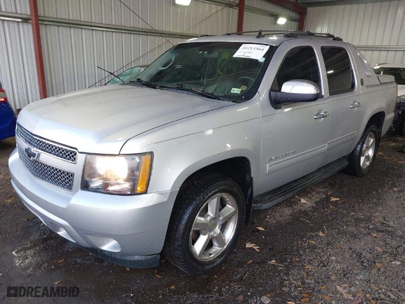2013 Chevrolet Avalanche LT with VIN 3GNTKFE7XDG271401, listed as a IAAI auction lot 41213564 with 155,521 mi miles. Bid and sale history available at carsss.com. Image 2.