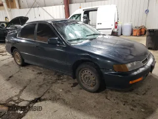 1996 Honda Accord EX with VIN 1HGCD5658TA248126, listed as a Copart auction lot 44596815 with 182,856 mi miles and Clean Title. Bid and sale history available at DreamBid. Image 4.