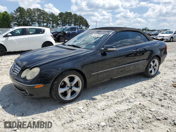 2005 Mercedes-Benz CLK 320 z VIN WDBTK65G75T054495, wystawiony jako Copart lot #56120585 z przebiegiem 130 029 mil mil oraz Szkoda całkowita • Salvage title. Historia ofert i sprzedaży dostępna na DreamBid. Obrazek 1.