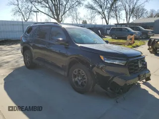 2025 Honda Pilot TrailSport z VIN 5FNYG1H61SB036233, wystawiony jako Copart lot #47130495 z przebiegiem Nie podano mil oraz Szkoda całkowita • Salvage title. Historia ofert i sprzedaży dostępna na DreamBid. Obrazek 4.