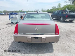 2006 Cadillac DTS 1SD z VIN 1G6KD57Y06U197794, wystawiony jako IAAI lot #42226706 z przebiegiem 135 748 mil mil oraz . Historia ofert i sprzedaży dostępna na DreamBid. Obrazek 16.