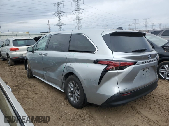2021 Toyota Sienna XLE with VIN 5TDYSKFC7MS021036, listed as a Copart auction lot 43466965 with 0 mi miles and Salvage Title. Bid and sale history available at carsss.com. Image 2.
