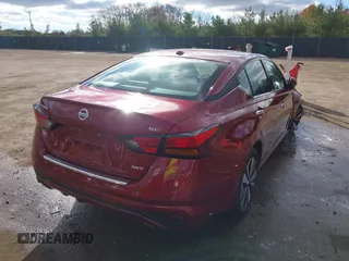 2020 Nissan Altima 2.5 SL with VIN 1N4BL4EW6LC142933, listed as a IAAI auction lot 40785653 with 26,097 mi miles. Bid and sale history available at carsss.com. Image 4.