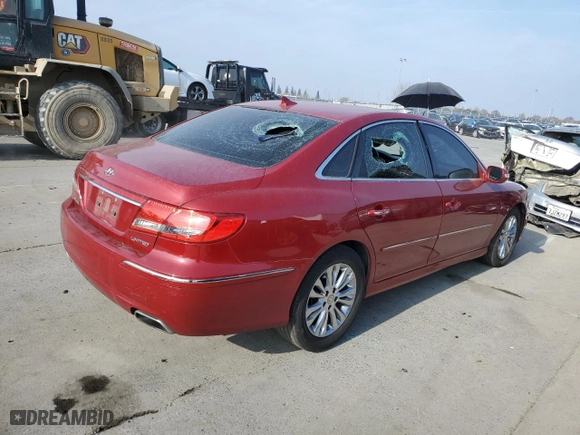 2011 Hyundai Azera Limited with VIN KMHFC4DF5BA552545, listed as a Copart auction lot 84218034 with 101,747 mi miles and Salvage Title. Bid and sale history available at carsss.com. Image 3.