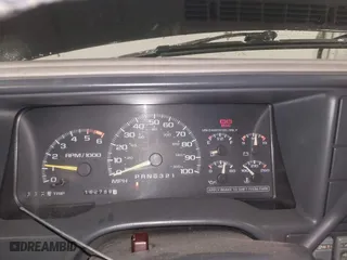 1996 Chevrolet Tahoe with VIN 1GNEK13R8TJ313125, listed as a IAAI auction lot 41361170 with 162,789 mi miles. Bid and sale history available at carsss.com. Image 7.