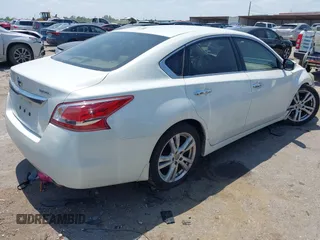 2013 Nissan Altima SV with VIN 1N4BL3AP7DN523429, listed as a IAAI auction lot 42016429 with 188,953 mi miles and . Bid and sale history available at DreamBid. Image 4.