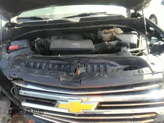 2019 Chevrolet Silverado 1500 High Country with VIN 1GCUYHEL1KZ360808, listed as a IAAI auction lot 42106243 with 158,061 mi miles. Bid and sale history available at carsss.com. Image 10.