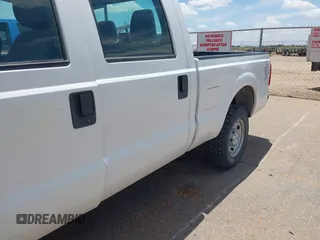 2011 Ford F-250 XL z VIN 1FT7W2B6XBEC15207, wystawiony jako IAAI lot #42484763 z przebiegiem 84 620 mil mil oraz . Historia ofert i sprzedaży dostępna na DreamBid. Obrazek 6.