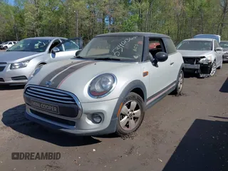 2015 MINI Hardtop с VIN WMWXM5C51F3A57788, выставлен на аукционе IAAI как лот 42103399 с пробегом 150 000 миль миль и . История ставок и продаж доступна на DreamBid. Изображение 2.