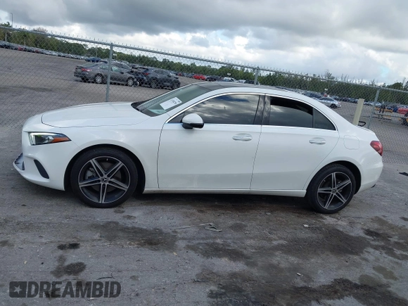 2022 Mercedes-Benz A 220 with VIN W1K3G4EB5NJ341170, listed as a IAAI auction lot 41598290 with 33,325 mi miles and . Bid and sale history available at DreamBid. Image 15.