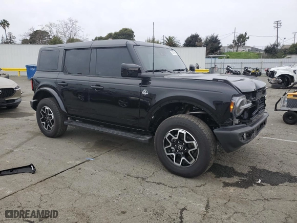 2024 Ford Bronco Outer Banks with VIN 1FMDE8BH1RLA69548, listed as a Copart auction lot 44275025 with 2,917 mi miles and Salvage Title. Bid and sale history available at carsss.com. Image 4.