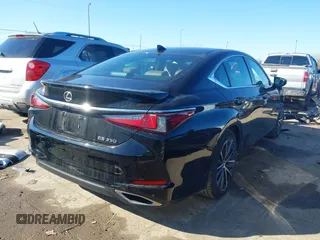 2024 Lexus ES with VIN 58ADZ1B11RU176584, listed as a IAAI auction lot 41750072 with 7,134 mi miles. Bid and sale history available at carsss.com. Image 4.
