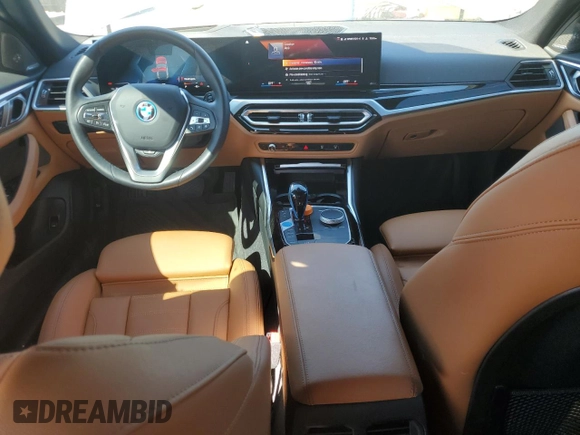 2022 BMW i4 eDrive40 z VIN WBY73AW02NFN19797, wystawiony jako Copart lot #72844893 z przebiegiem 14 353 mil mil oraz . Historia ofert i sprzedaży dostępna na DreamBid. Obrazek 8.
