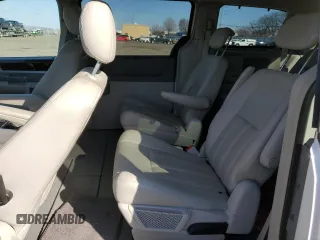 2009 Chrysler Town & Country Touring with VIN 2A8HR54XX9R675671, listed as a Copart auction lot 43807405 with 110,504 mi miles and Salvage Title. Bid and sale history available at DreamBid. Image 11.