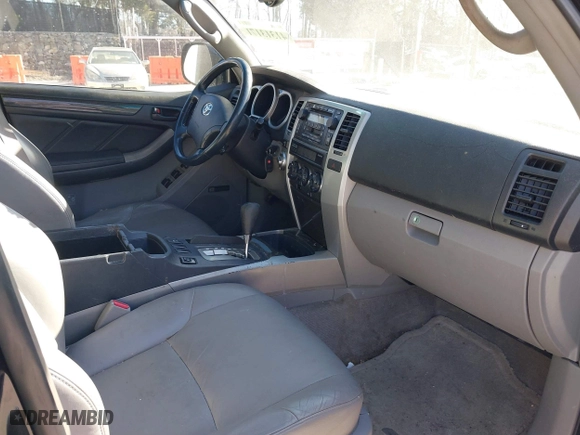 2004 Toyota 4Runner Limited with VIN JTEBU17R948024436, listed as a IAAI auction lot 41313171 with 202,697 mi miles. Bid and sale history available at carsss.com. Image 5.