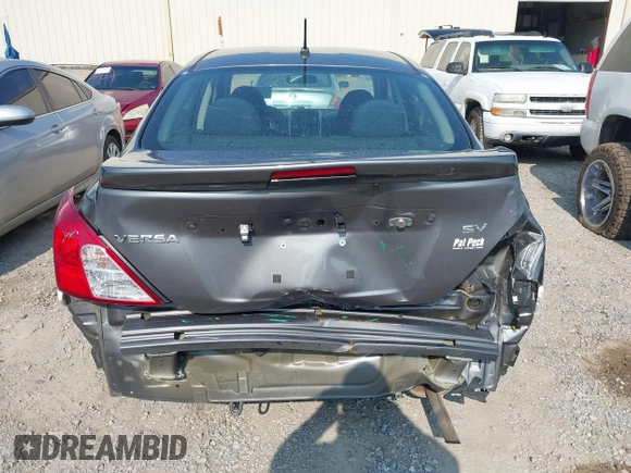 2019 Nissan Versa SV z VIN 3N1CN7AP8KL852236, wystawiony jako IAAI lot #42393900 z przebiegiem 87 340 mil mil oraz . Historia ofert i sprzedaży dostępna na DreamBid. Obrazek 6.
