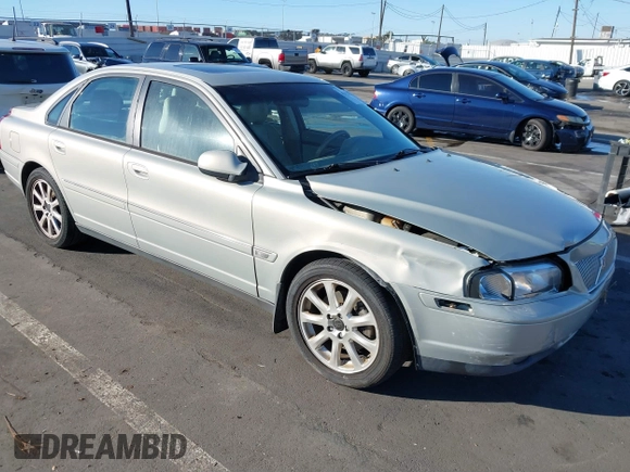 2003 Volvo S80 with VIN YV1TS91Z931311900, listed as a IAAI auction lot 41312816 with 98,650 mi miles. Bid and sale history available at carsss.com. Image 1.