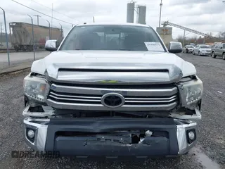 2017 Toyota Tundra SR z VIN 5TFUY5F12HX602084, wystawiony jako IAAI lot #41946571 z przebiegiem 94 271 mil mil oraz . Historia ofert i sprzedaży dostępna na DreamBid. Obrazek 12.