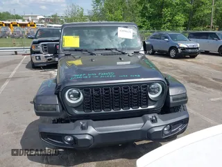 2024 Jeep Gladiator Sport с VIN 1C6HJTAG0RL131543, выставлен на аукционе IAAI как лот 42090629 с пробегом 8 546 миль миль и . История ставок и продаж доступна на DreamBid. Изображение 13.