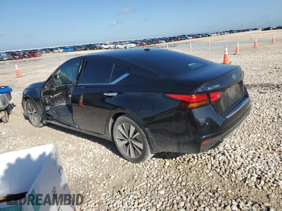 2020 Nissan Altima SV with VIN 1N4BL4DV3LC258678, listed as a Copart auction lot 54237035 with 77,977 mi miles and Salvage title. Bid and sale history available at DreamBid. Image 2.