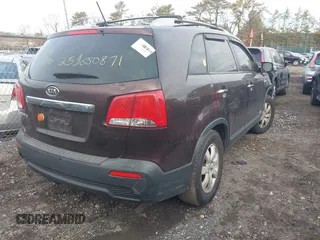 2012 Kia Sorento LX with VIN 5XYKTCA67CG279160, listed as a IAAI auction lot 41415081 with 999,999 mi miles. Bid and sale history available at carsss.com. Image 4.