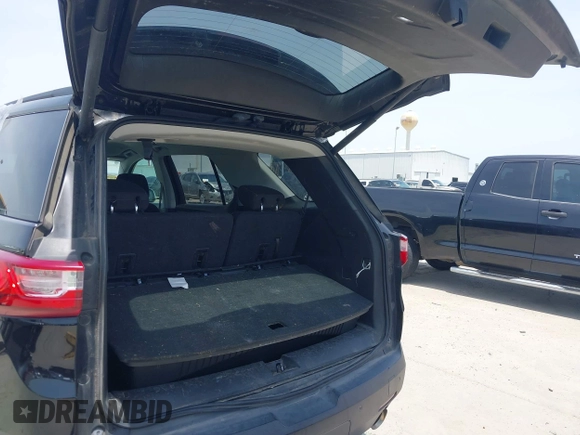 2019 Chevrolet Traverse LT Cloth z VIN 1GNERGKW8KJ138606, wystawiony jako IAAI lot #42224318 z przebiegiem 155 959 mil mil oraz . Historia ofert i sprzedaży dostępna na DreamBid. Obrazek 18.