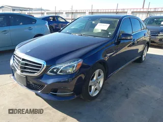 2014 Mercedes-Benz E-Class E 350 Luxury with VIN WDDHF8JBXEB068470, listed as a IAAI auction lot 40914692 with 96,308 mi miles. Bid and sale history available at carsss.com. Image 2.
