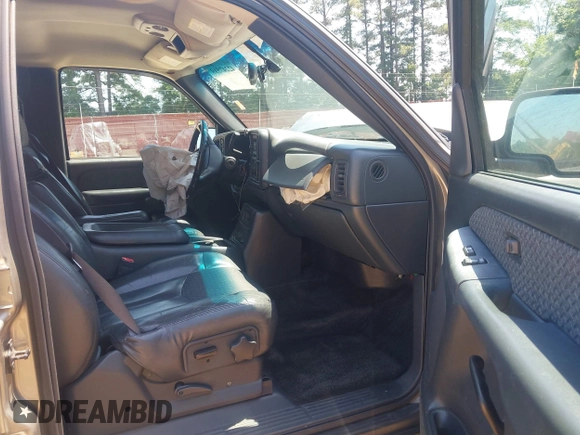 2002 Chevrolet Avalanche z VIN 3GNEK13T02G127607, wystawiony jako IAAI lot #42247519 z przebiegiem 249 223 mil mil oraz . Historia ofert i sprzedaży dostępna na DreamBid. Obrazek 5.