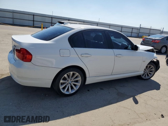 2011 BMW 3 Series 328i с VIN WBAPH5C56BA445624, выставлен на аукционе Copart как лот 54777105 с пробегом Не указан миль и Списание • Salvage title. История ставок и продаж доступна на DreamBid. Изображение 3.