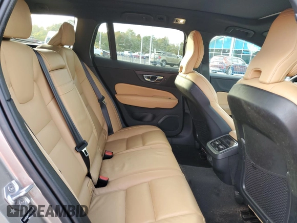 2021 Volvo V60 z VIN YV4102WK0M1076923, wystawiony jako Copart lot #71683813 z przebiegiem 32 399 mil mil oraz . Historia ofert i sprzedaży dostępna na DreamBid. Obrazek 10.