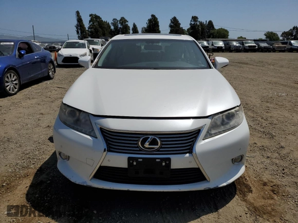2013 Lexus ES 4dr Sdn with VIN JTHBK1GG6D2013808, listed as a Copart auction lot 53986165 with 128,857 mi miles and Clean Title. Bid and sale history available at carsss.com. Image 5.